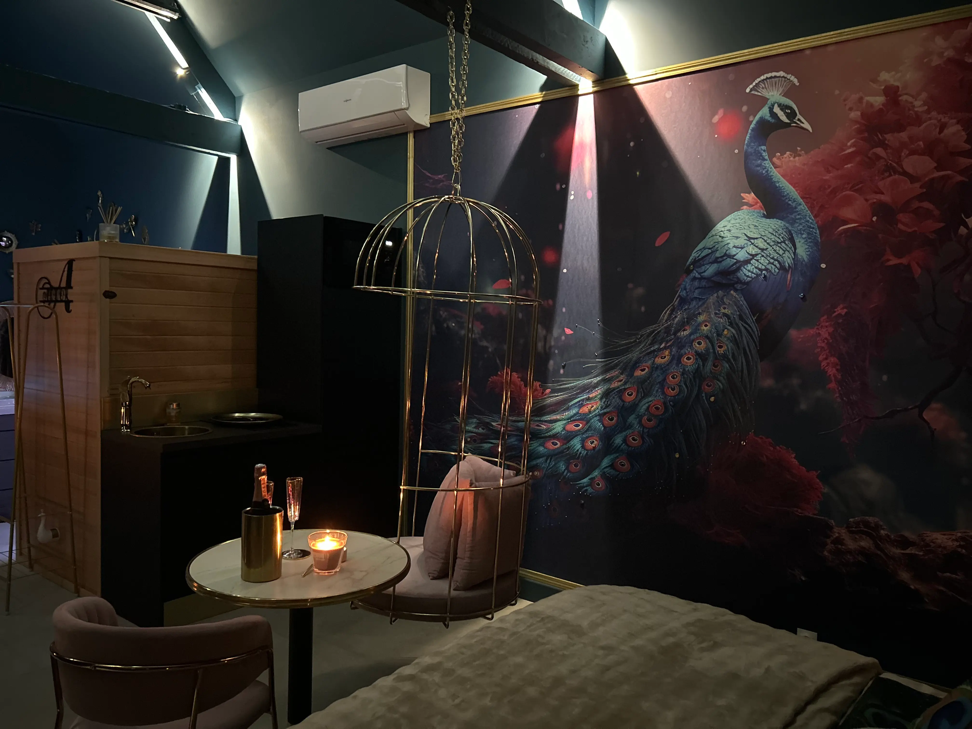 Coussins élégants thème paon spa de luxe